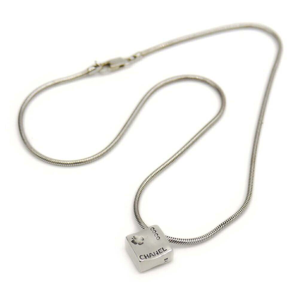 CHANEL Silver Necklace - Picture 3 of 7